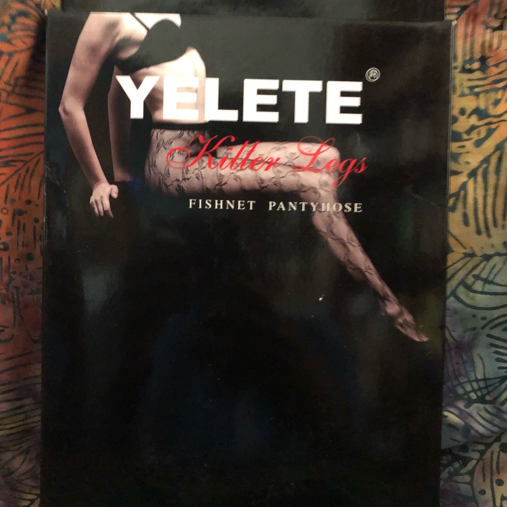 Killer legs pantyhose by Yelete.